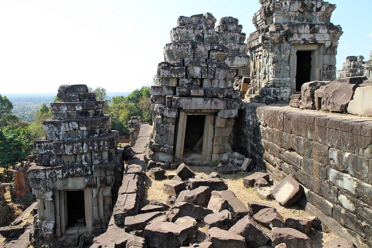Beng Mealea, Banteay Srei, Banteay Samre, and Phnom Bakheng Tour - تصویر اصلی
