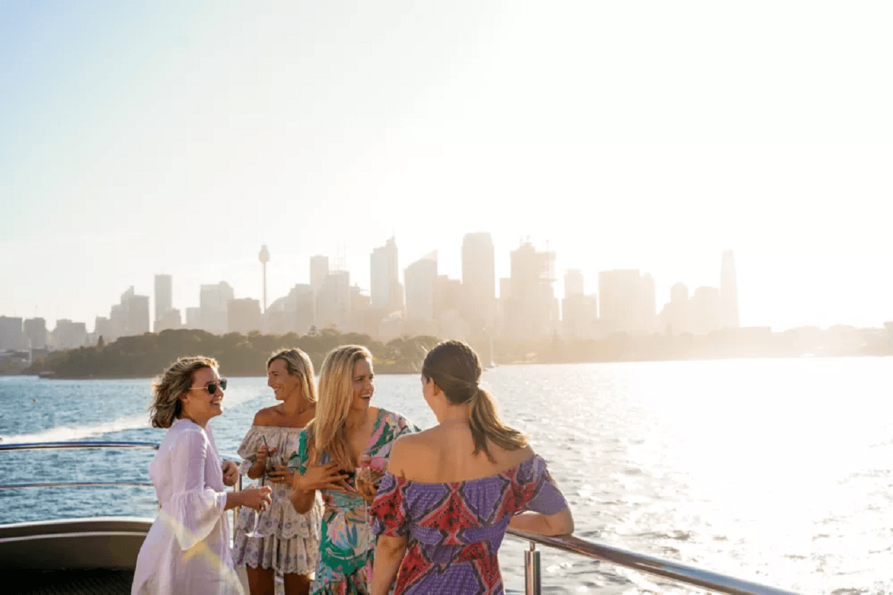Sydney Harbour Express Sightseeing Cruise with Captain Cook Cruises - تصویر 3