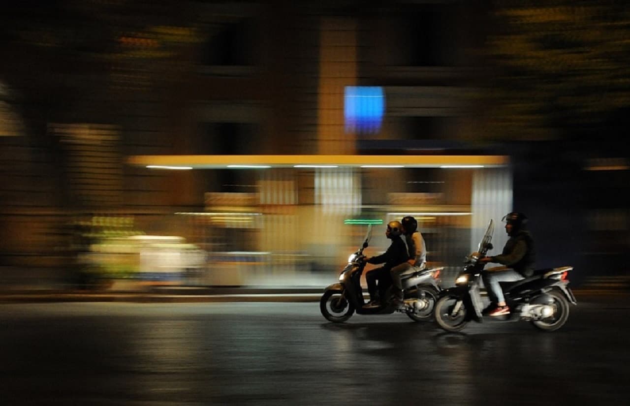 Ho Chi Minh City Night Food Tour by Motorbike - تصویر 4