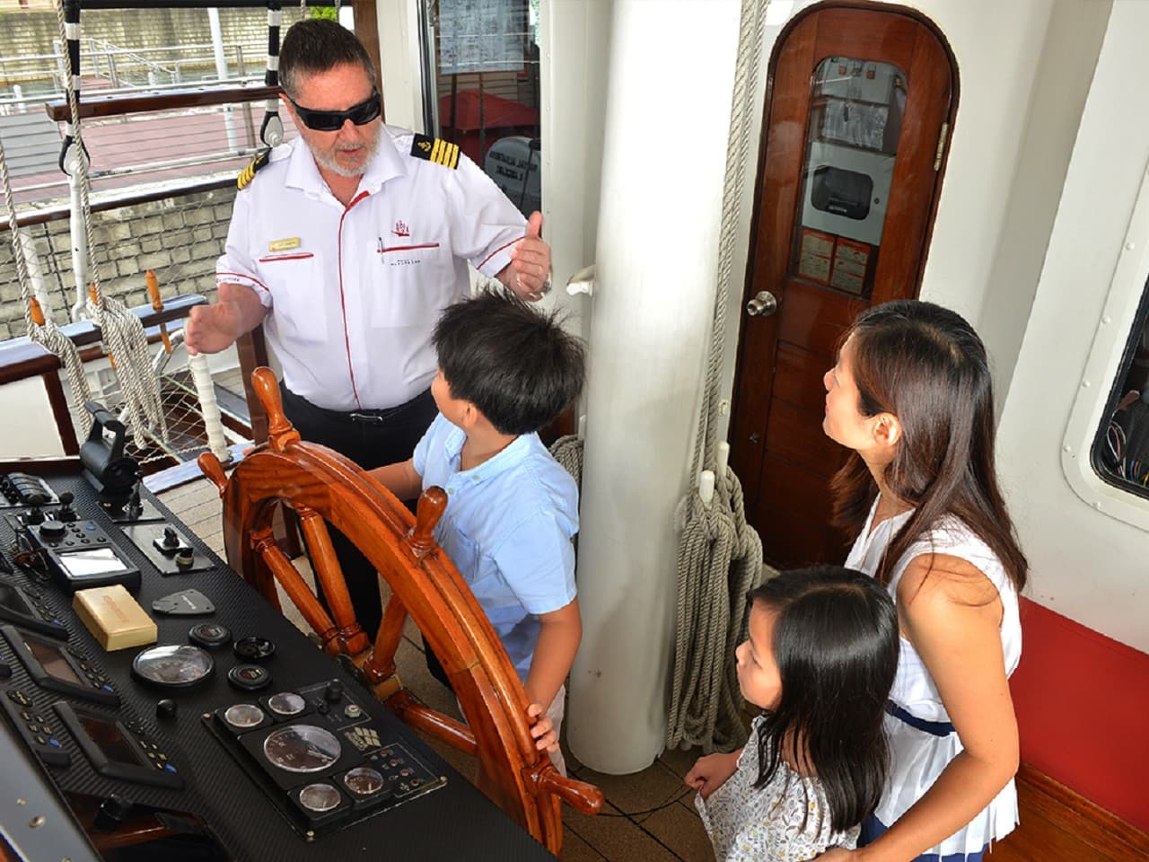 The Royal Albatross - Luxury Tall Ship Cruise Ticket - تصویر 10