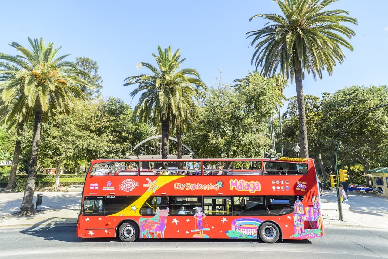 City Sightseeing Malaga Hop-on Hop-off Bus Tour - تصویر اصلی