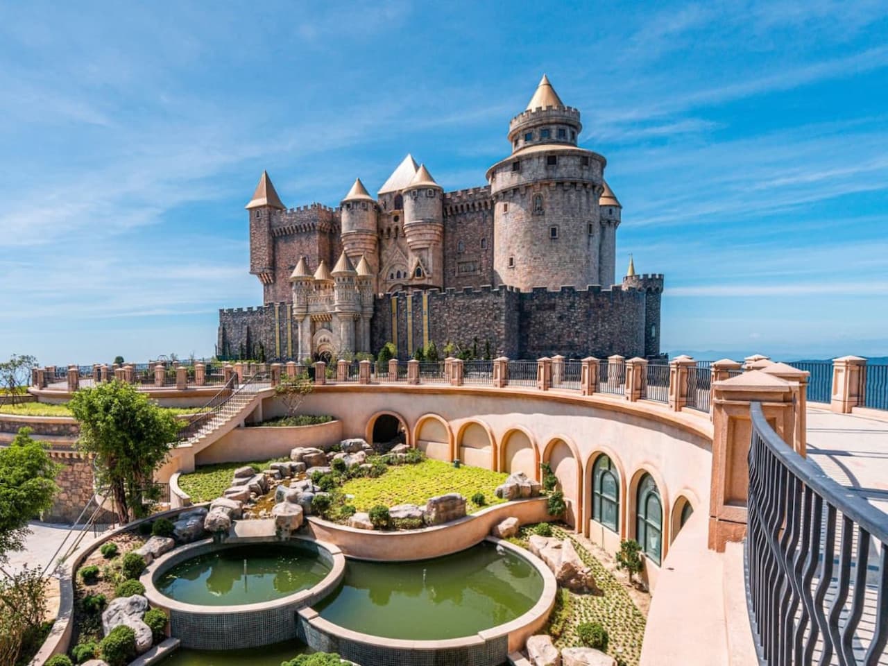 Ba Na Hills and Golden Bridge Full-Day Tour from Da Nang - تصویر 11