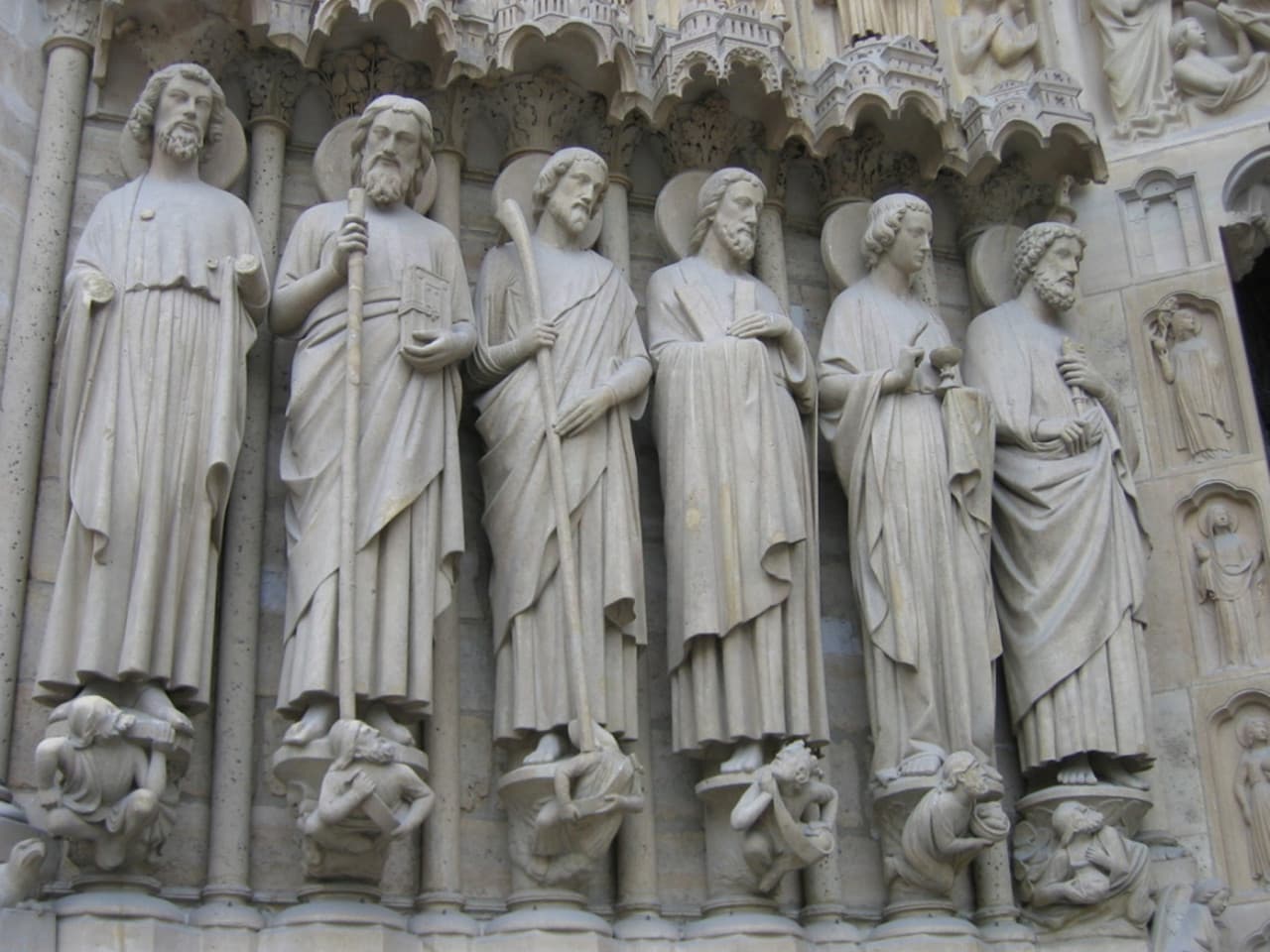 Notre Dame Exterior Tour with English- or Spanish-Speaking Guide & Cathedral Entry - تصویر 2