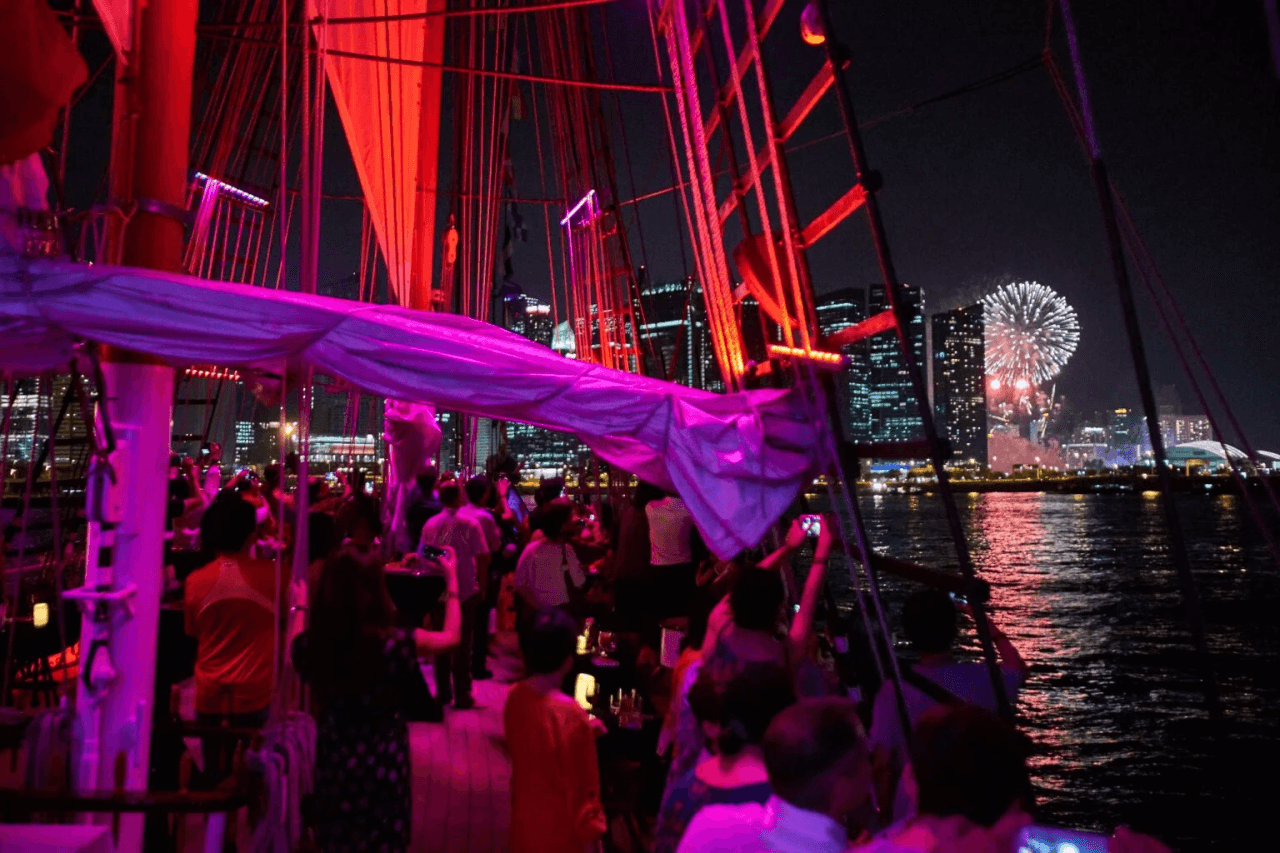 The Royal Albatross - Luxury Tall Ship Cruise Ticket - تصویر 34