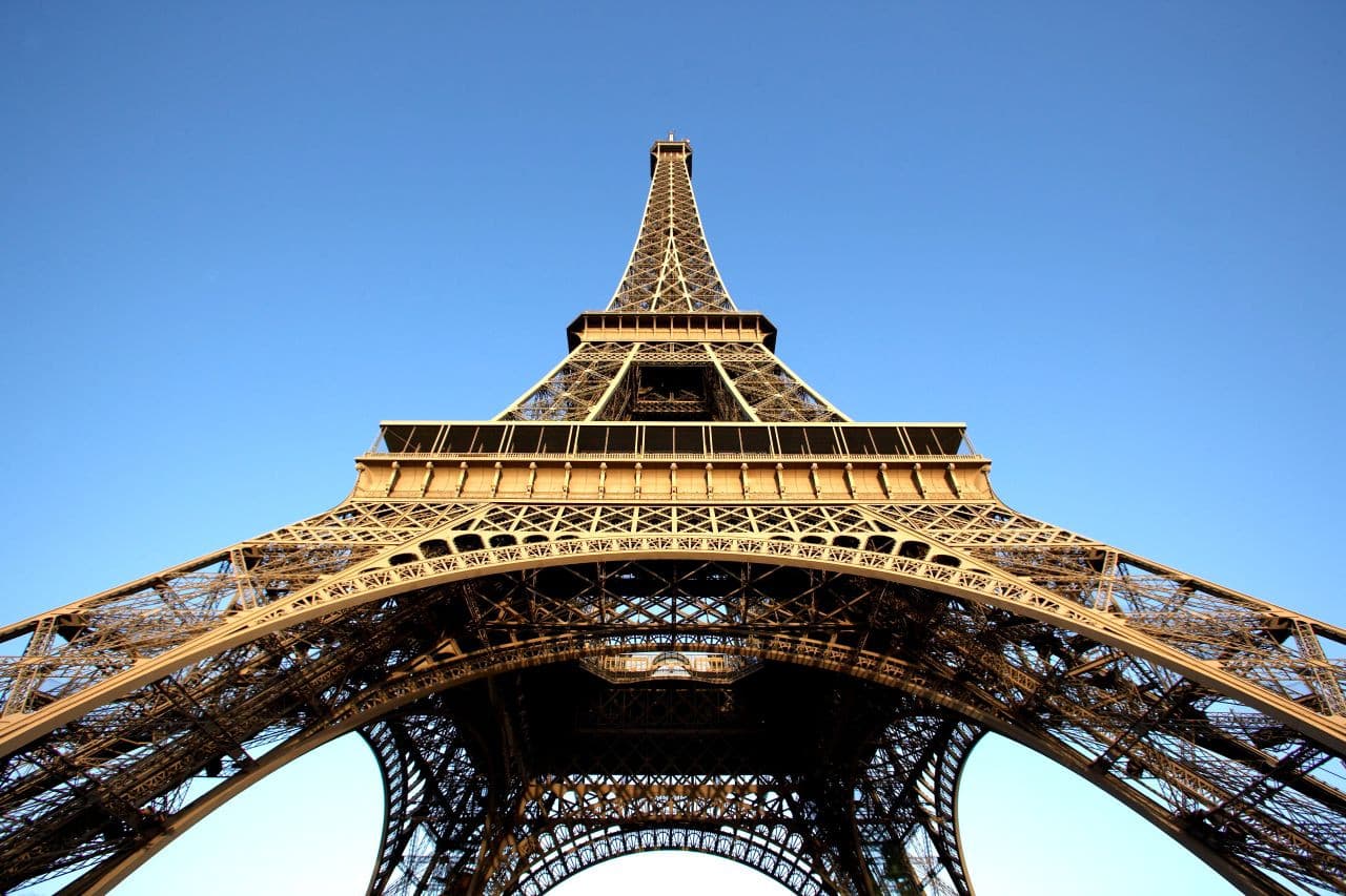 Paris Illuminations Night Bus Tour and Eiffel Tower Reserved Access - تصویر 14