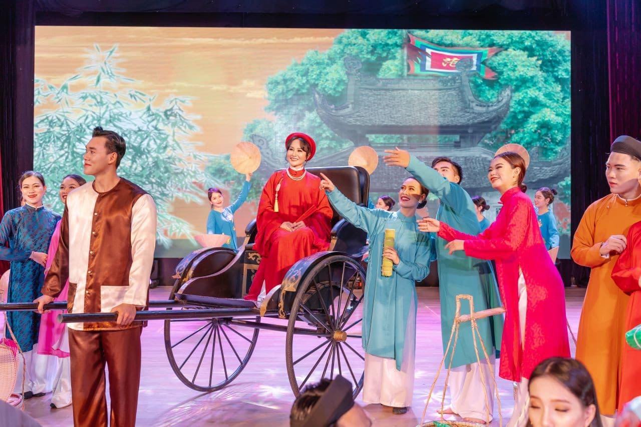Ao Dai Show in Da Nang - تصویر 2