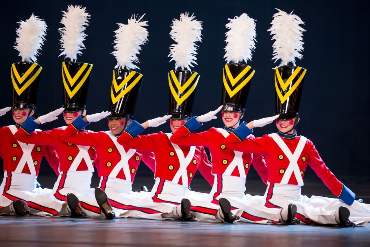 Radio City Music Hall Christmas Spectacular Show Starring the Rockettes Tickets - تصویر 4