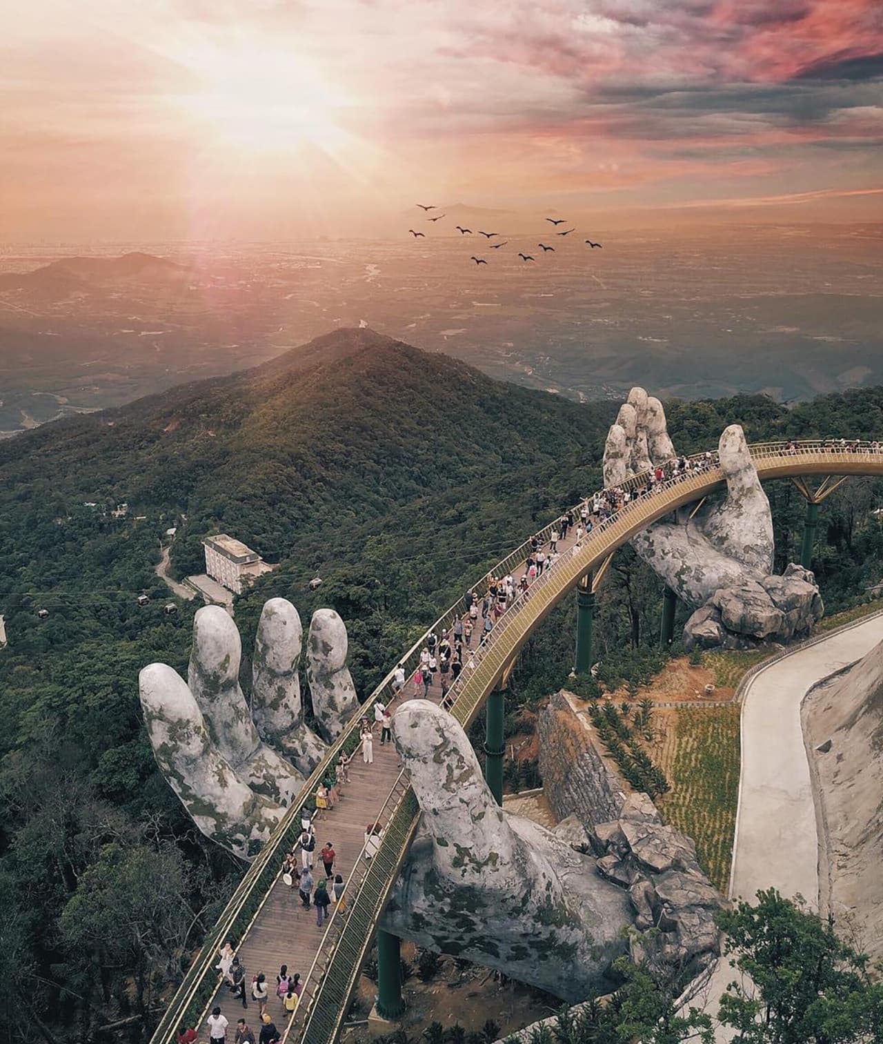 Ba Na Hills and Golden Bridge Full-Day Private Tour from Da Nang with Korean-speaking Guide - تصویر 10