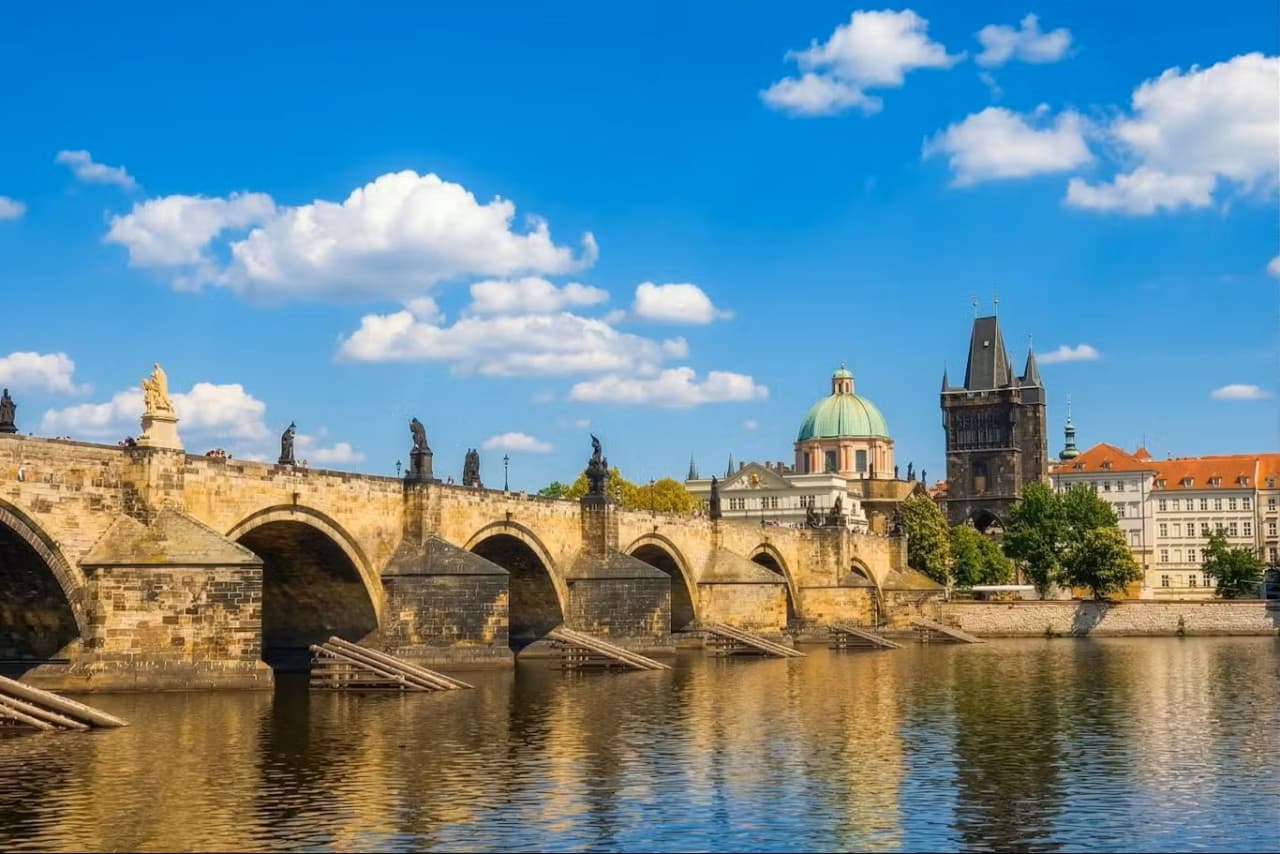Charles Bridge Towers Ticket + Audio Guide - تصویر اصلی