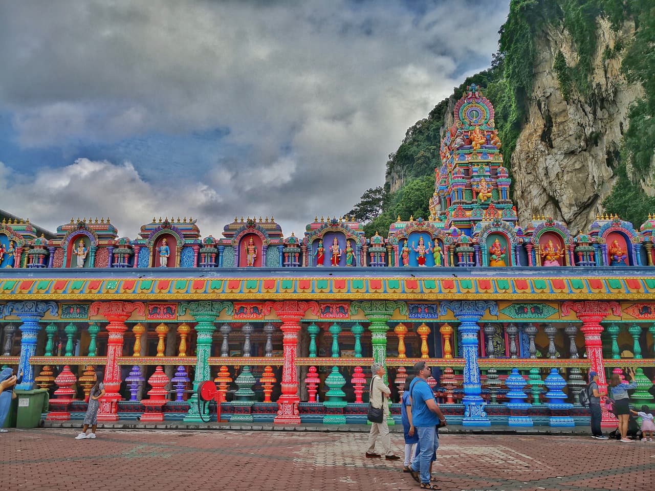Colmar Tropicale Bukit Tinggi and Batu Caves Tour from Kuala Lumpur - تصویر 7