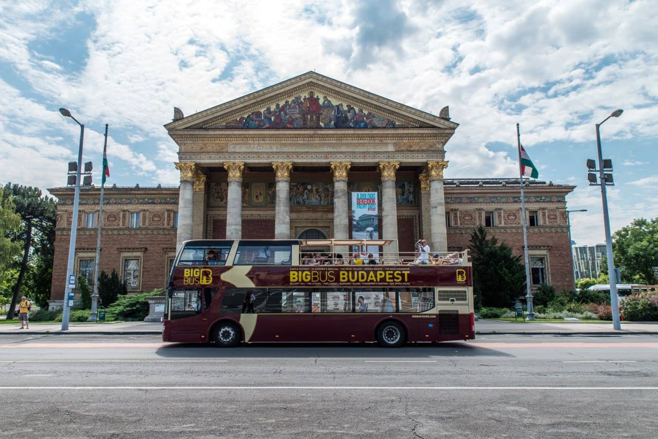 Big Bus Budapest Hop-on Hop-off Bus Tour - تصویر 9
