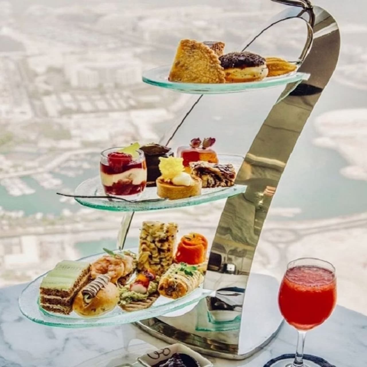 Etihad Towers Observation Deck at 300 - تصویر 4