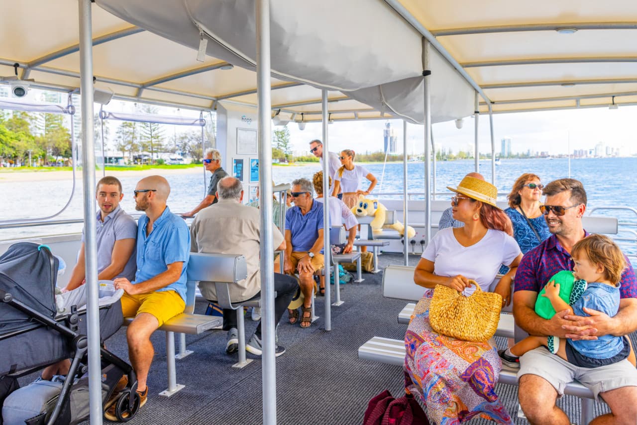 Gold Coast Sightseeing Cruise aboard Hopo Gold Coast Ferry - تصویر 4