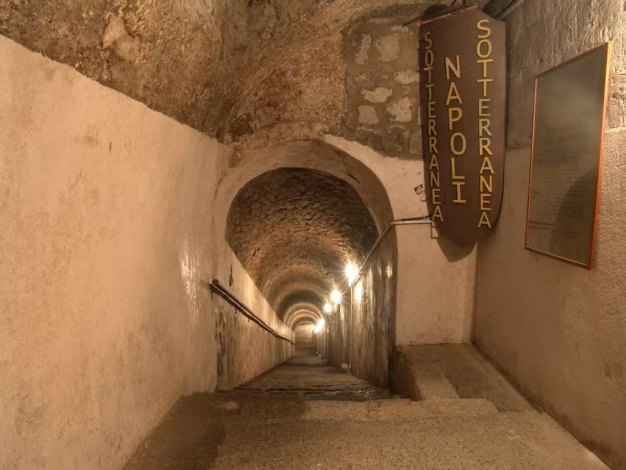 Naples Underground Guided Tour - تصویر 2
