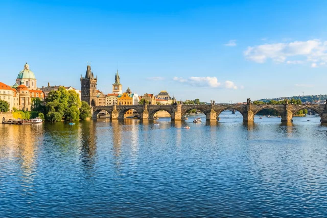 Charles Bridge Towers Ticket + Audio Guide - تصویر 7