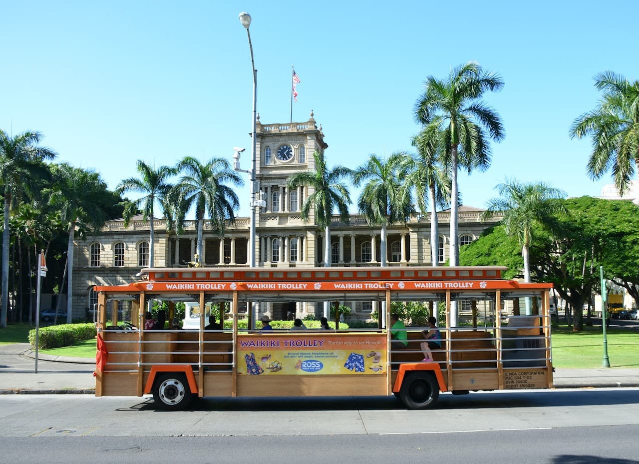 Waikiki Trolley Hop-on Hop-off Bus Tour - تصویر اصلی