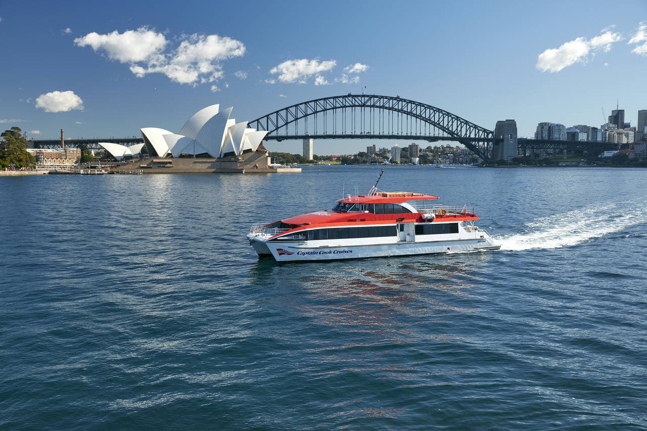 Captain Cook Sydney Harbour Explorer Hop-on Hop-off Cruise - تصویر 3