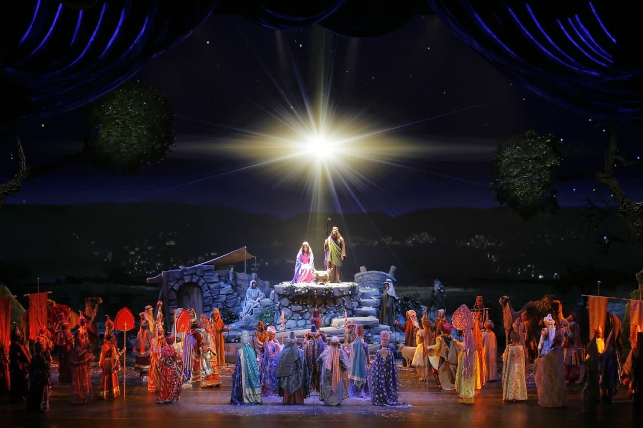 Radio City Music Hall Christmas Spectacular Show Starring the Rockettes Tickets - تصویر 12