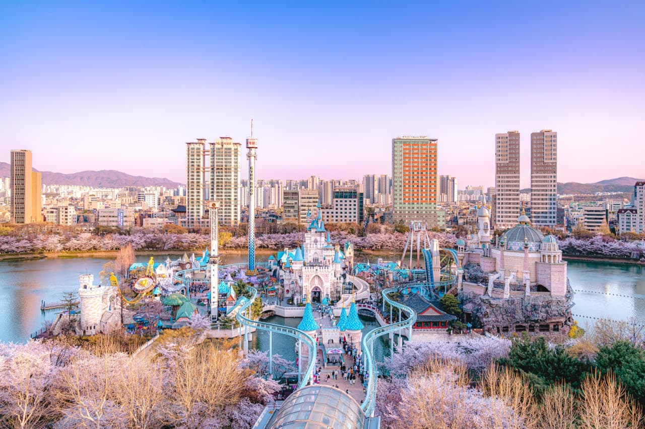 COMBO: Lotte World Adventure Seoul + Seoul Sky Observatory Tickets - تصویر اصلی