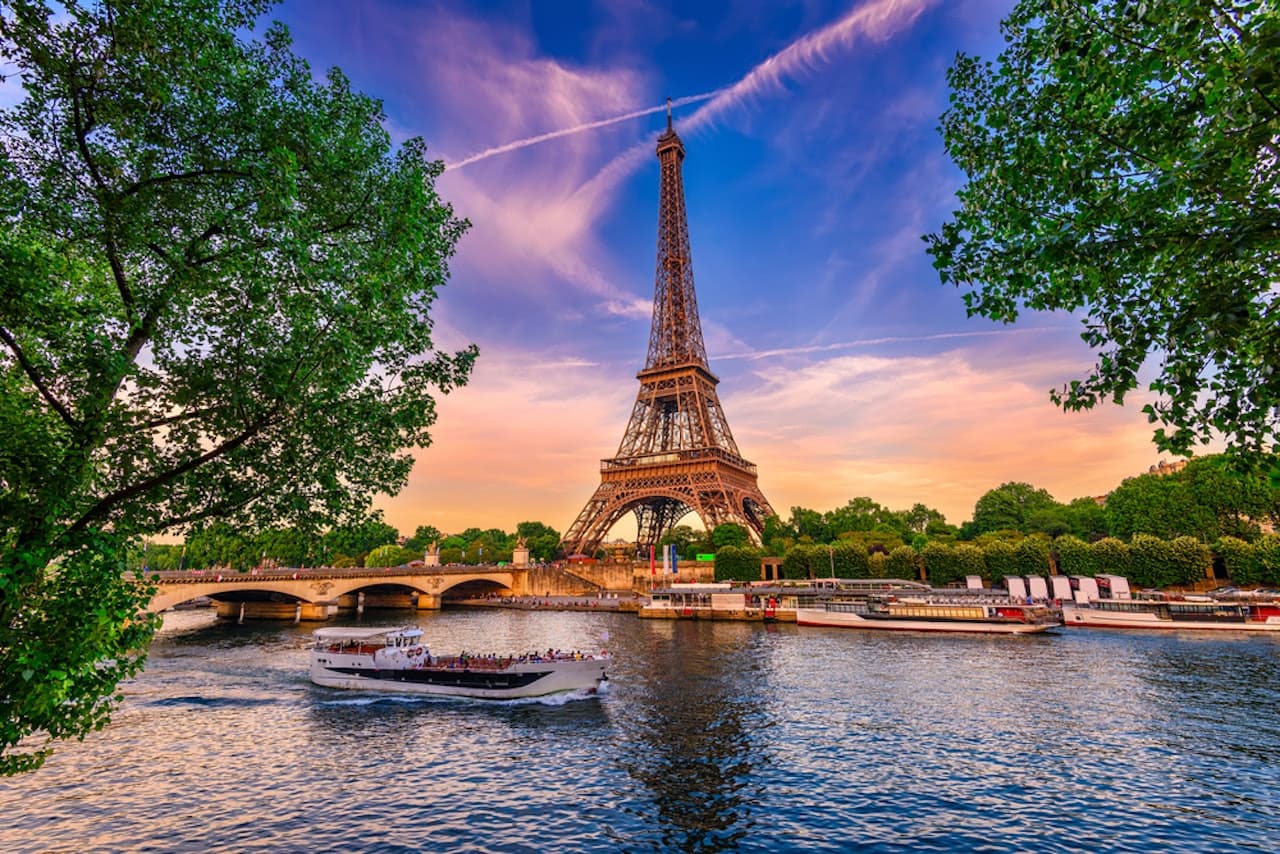 Seine River Cruise by Bateaux Parisiens – Departing from the Eiffel Tower - تصویر 2