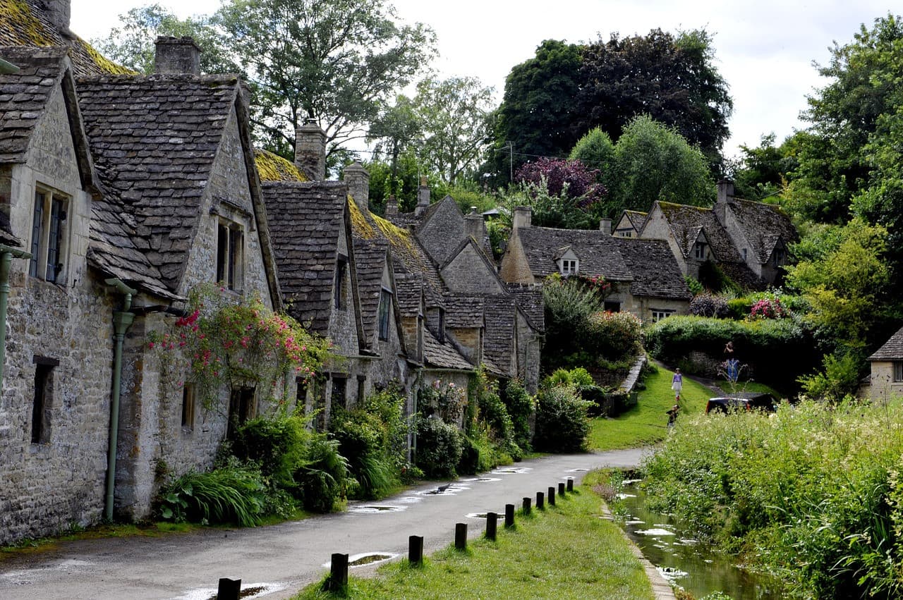 England In One Day: Stonehenge, Bath, Stratford and The Cotswolds Tour - تصویر 2