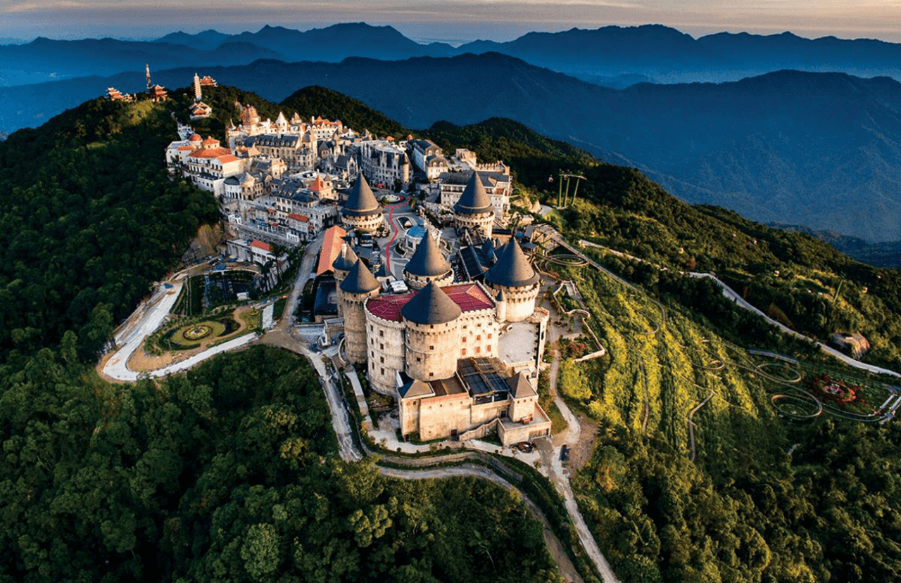Ba Na Hills and Golden Bridge Full-Day Tour from Da Nang - تصویر 4