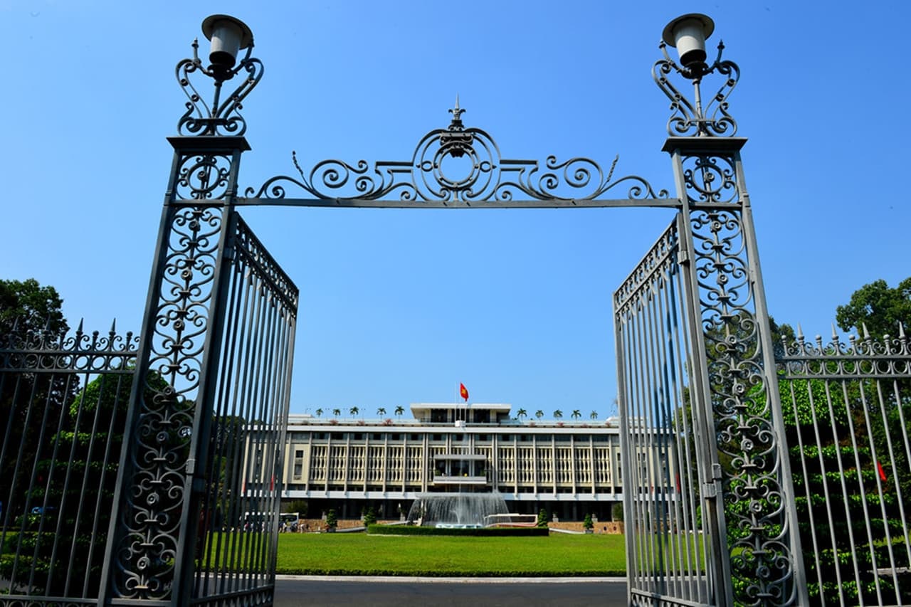 Ho Chi Minh Half-Day City Tour: Independence Palace, Notre Dame Cathedral, Thien Hau Pagoda - تصویر 2