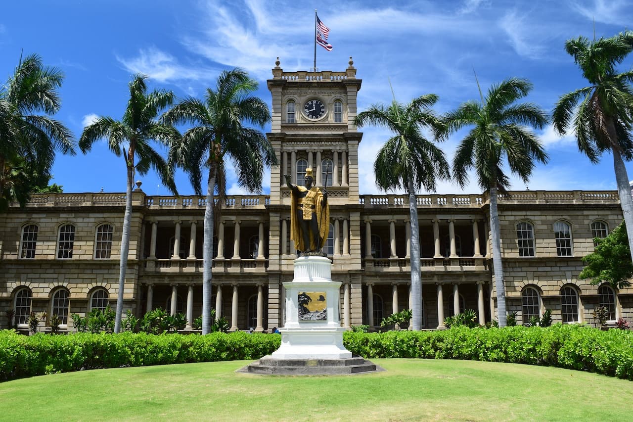 Waikiki Trolley Hop-on Hop-off Bus Tour - تصویر 3