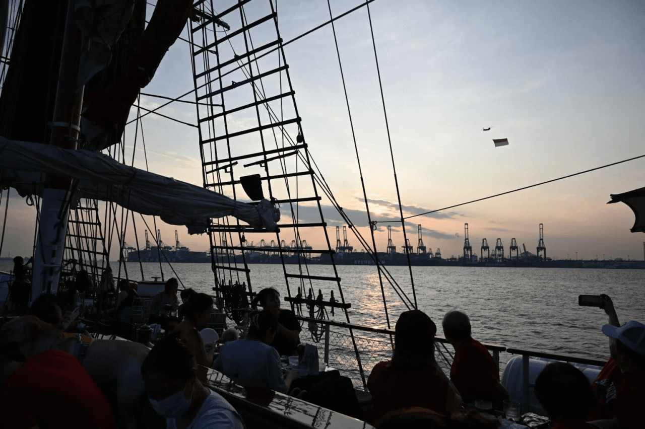 The Royal Albatross - Luxury Tall Ship Cruise Ticket - تصویر 33