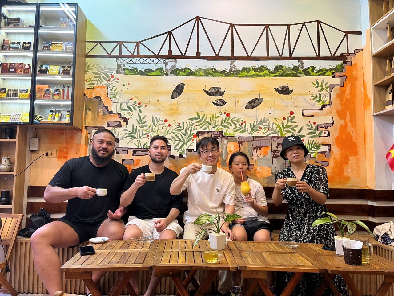 Hanoi Old Quarter Cyclo Tour with Egg Coffee Experience - تصویر 5