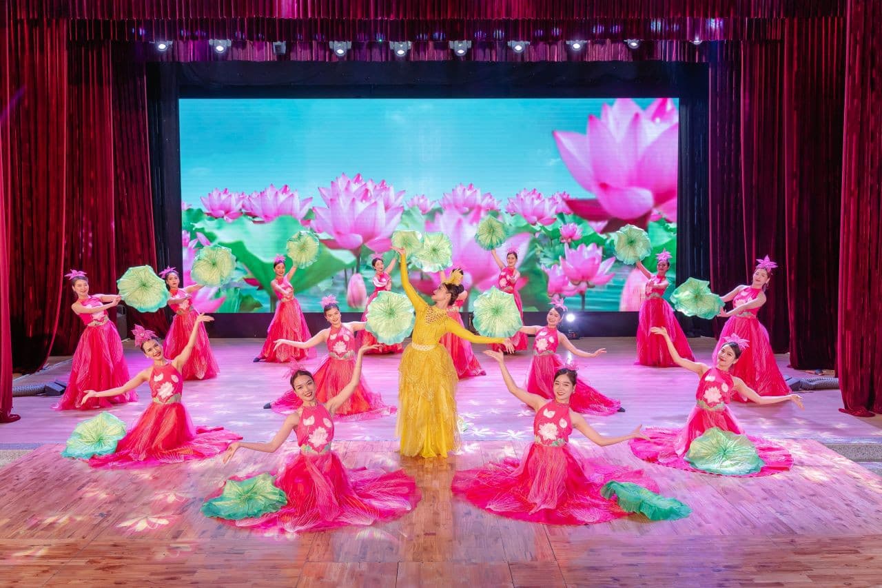 Ao Dai Show in Da Nang - تصویر اصلی