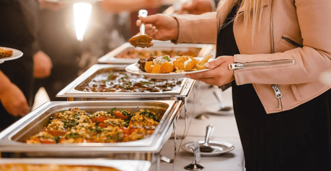 Sydney Harbour Buffet Lunch Cruise aboard Magistic Cruises from Darling Harbour - تصویر 3