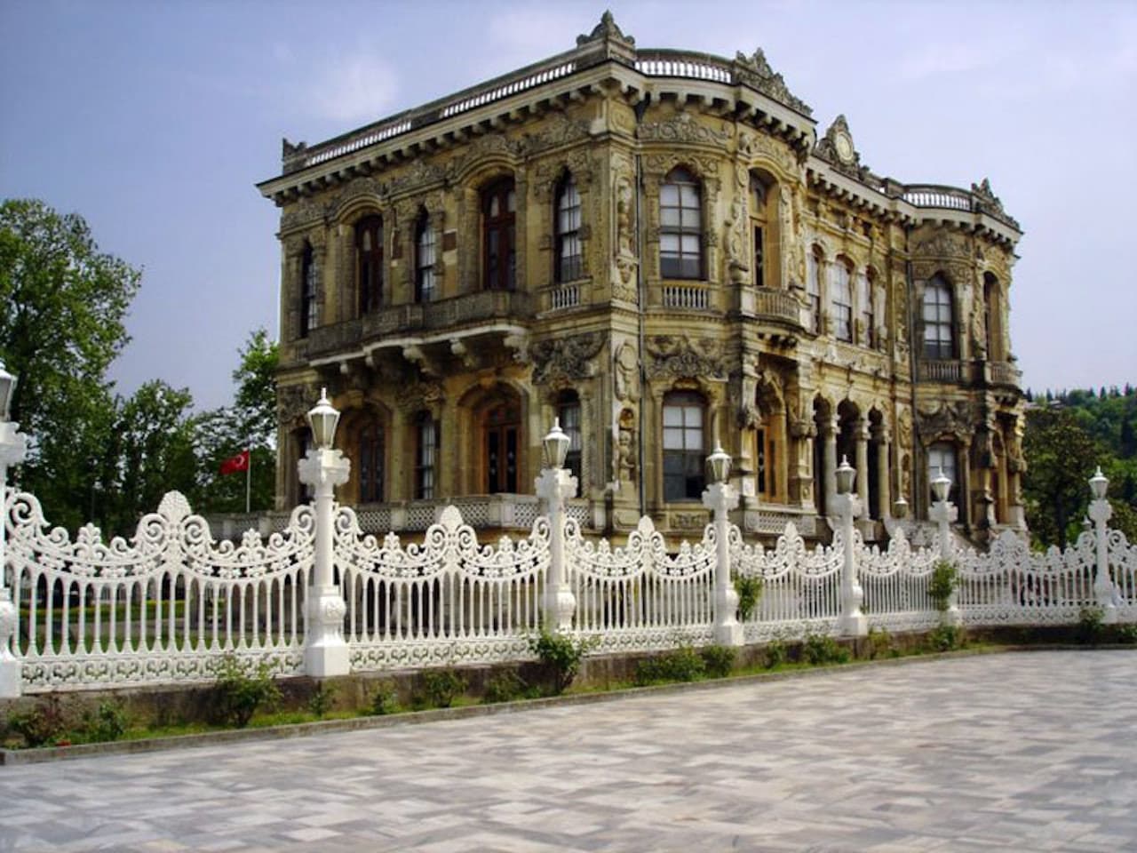 Istanbul Sightseeing Tour, Dolmabahce Palace and Bosphorus Cruise - تصویر 9