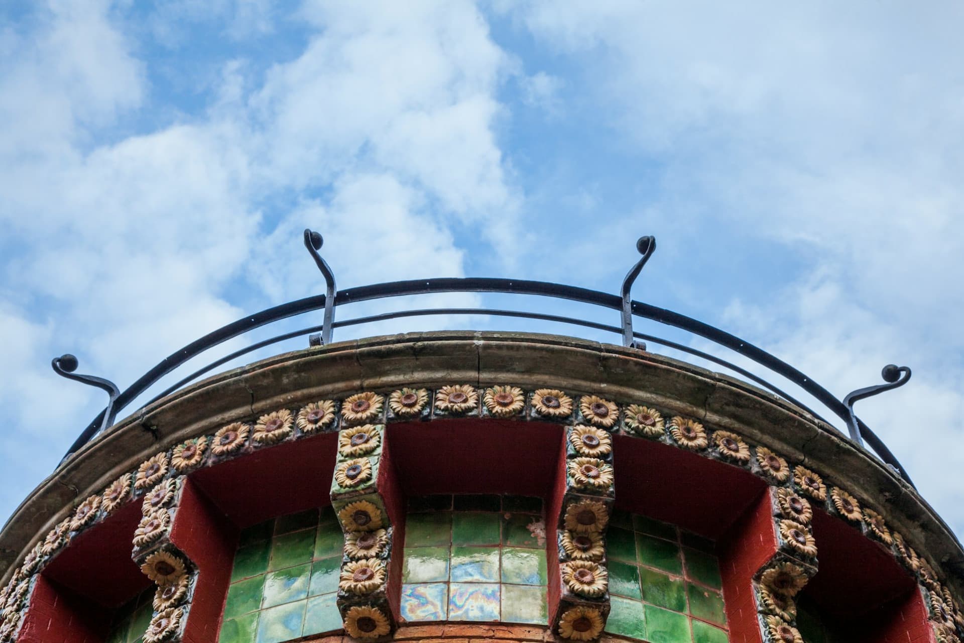 Gaudí's El Capricho Ticket with Audio Guide - تصویر 4
