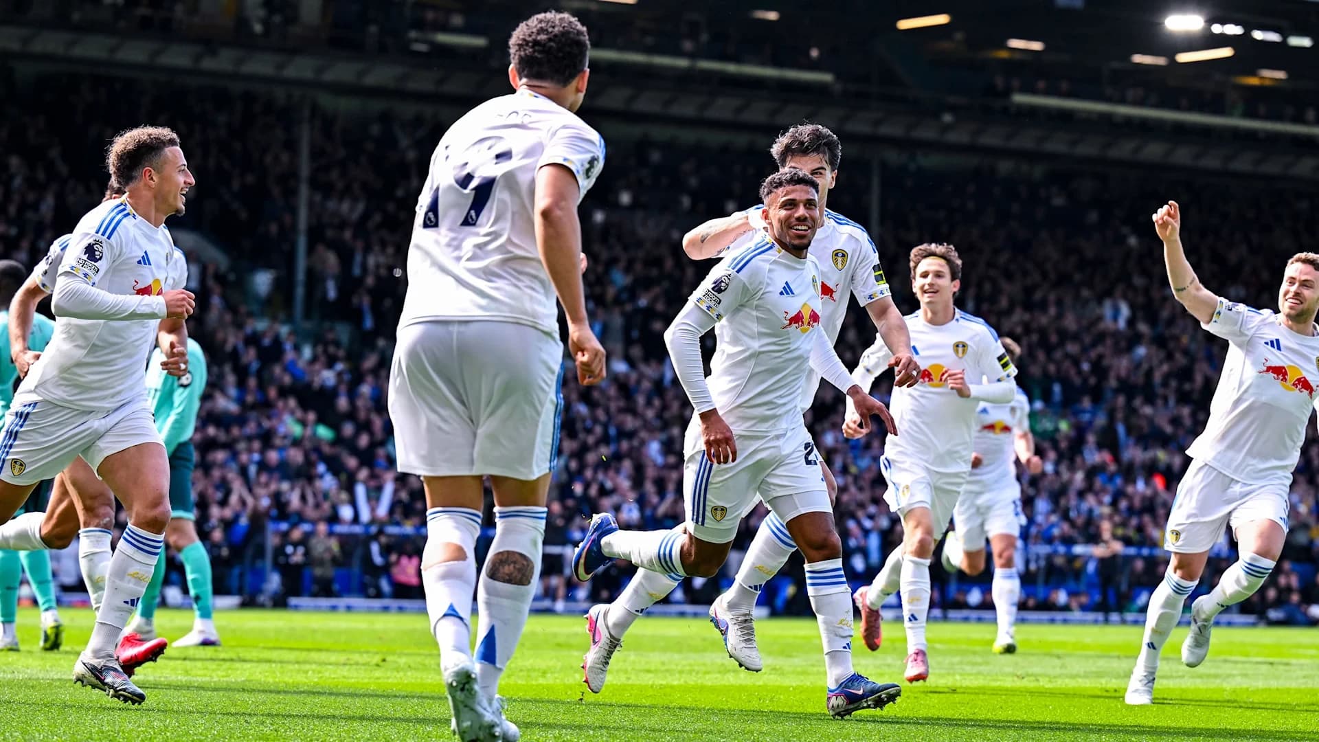 Premier League Football - Leeds United FC Match Ticket at Elland Road Stadium - تصویر اصلی