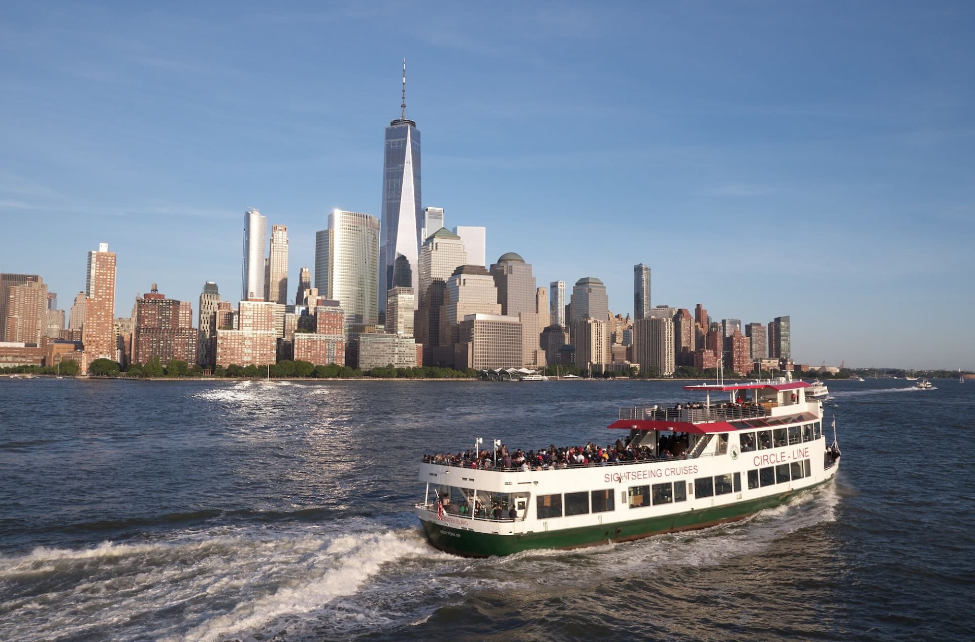 Circle Line "Statue of Liberty Midtown NYC" Cruise (1 hour): Reserved Straight-to-Board Ticket - تصویر 4