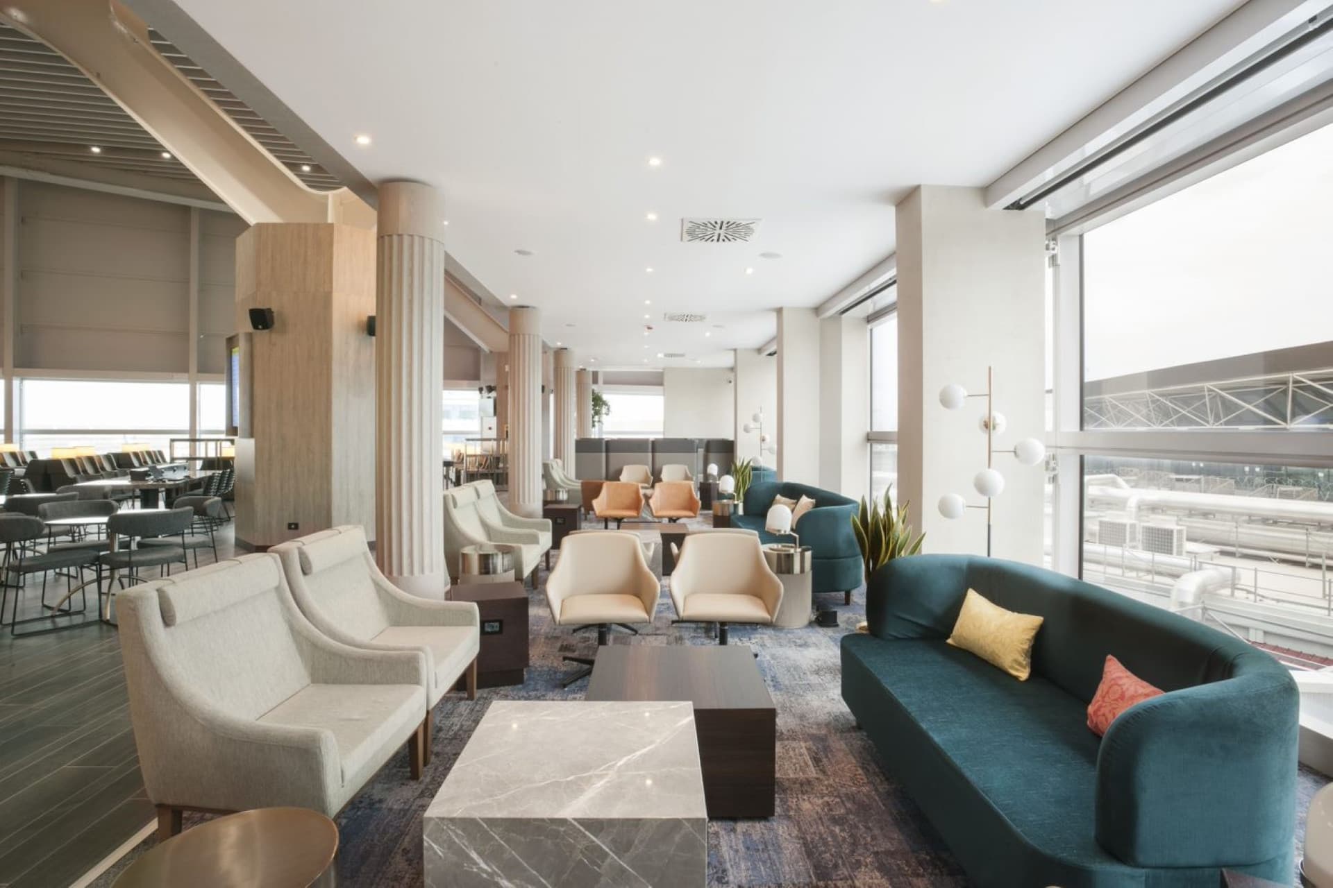 Plaza Premium Lounge - Leonardo da Vinci-Fiumicino Airport Terminal 3 - تصویر 3