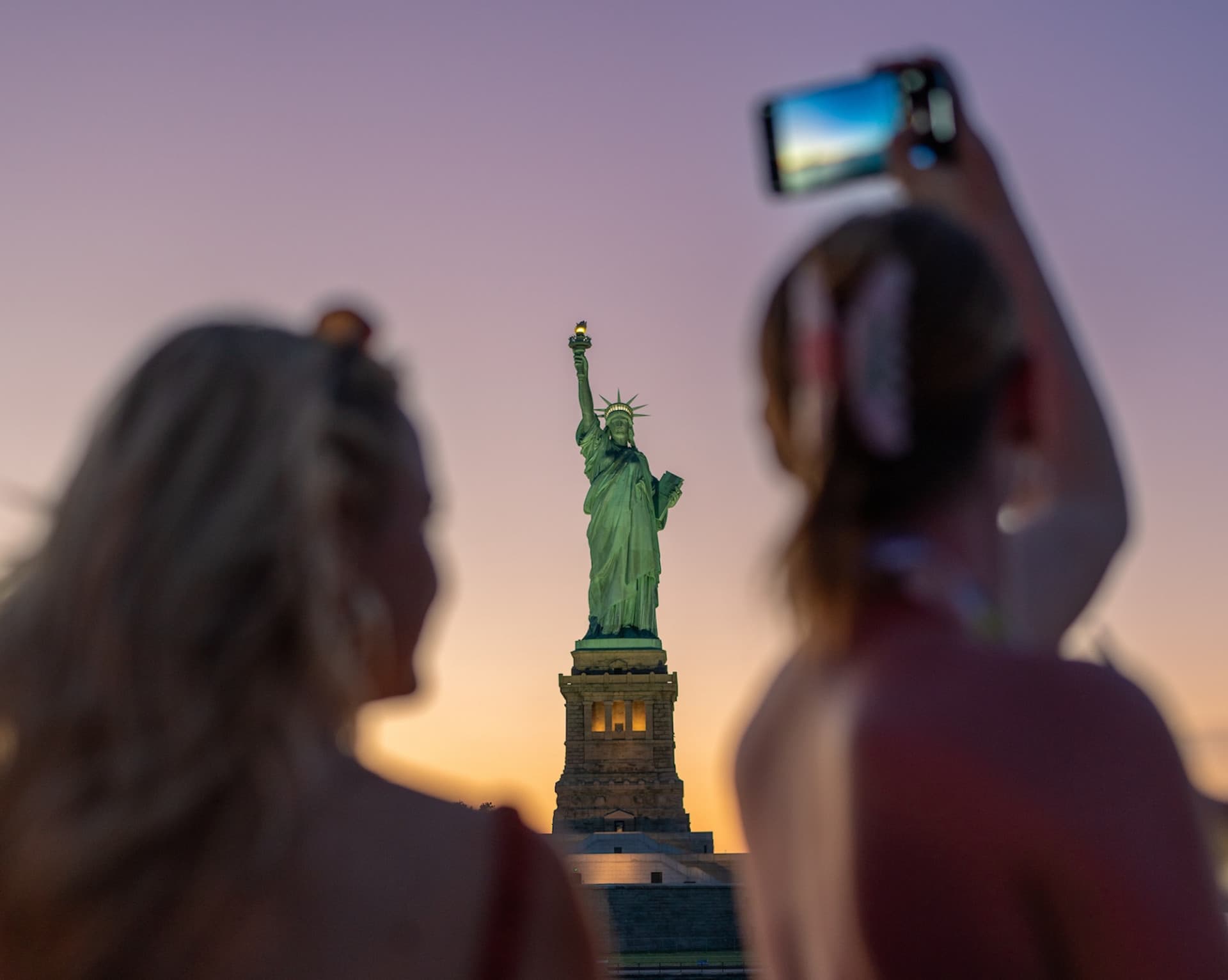 Circle Line Downtown "Liberty Sunset" Evening Cruise (1.5 hours): Reserved Straight-to-Board Ticket - تصویر 5