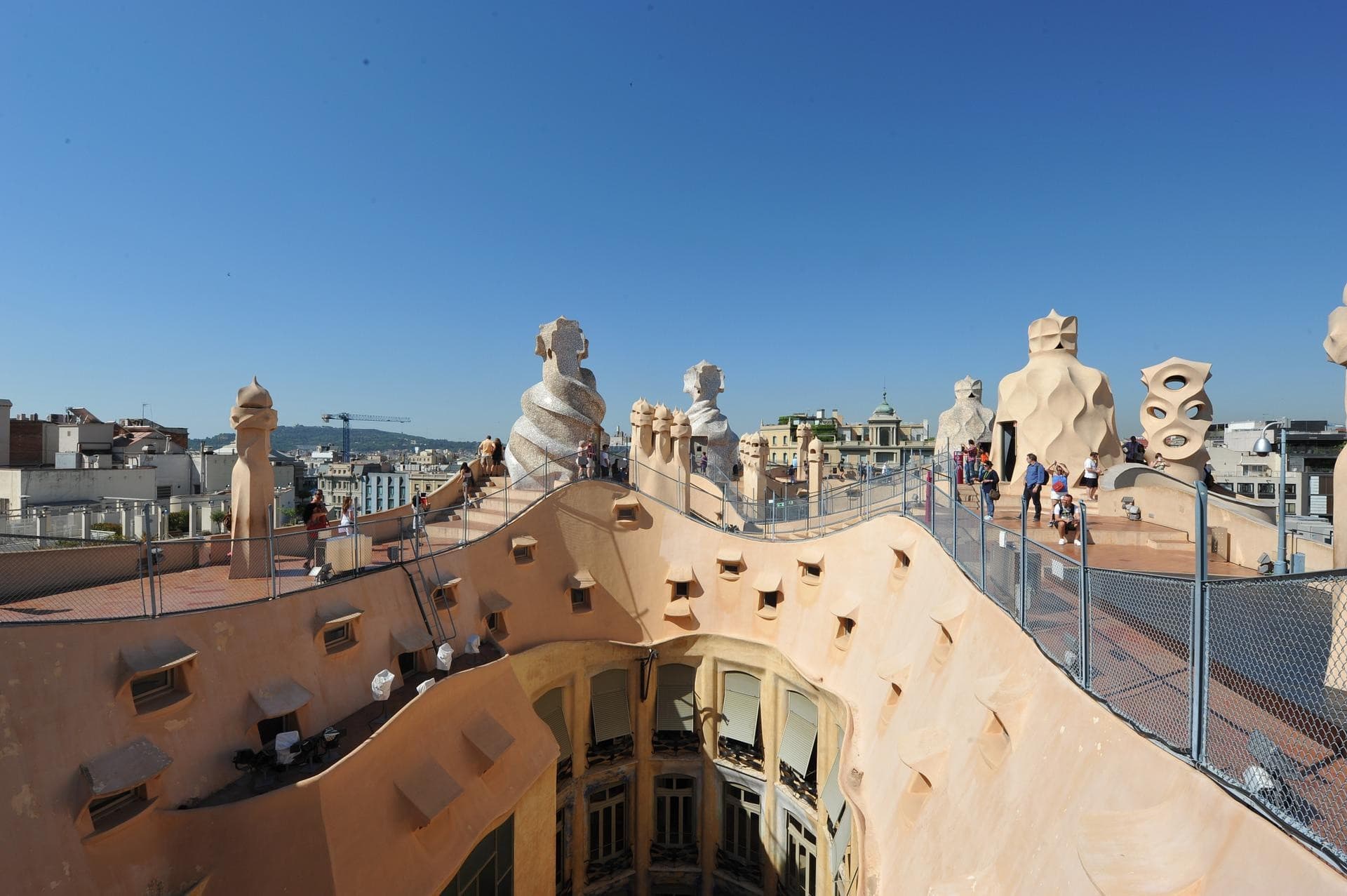 Barcelona Highlights: Sagrada Familia and Gaudi Houses Guided Tour - تصویر 8