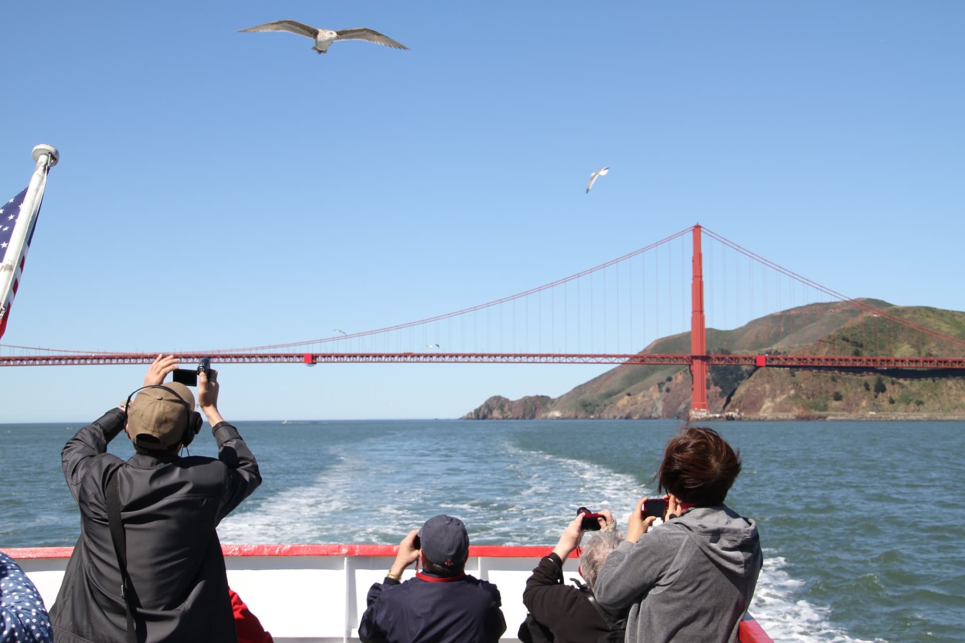 San Francisco Bay 1.5 Hour Bridge to Bridge Sightseeing Boat Cruise by Red and White Fleet - تصویر 6