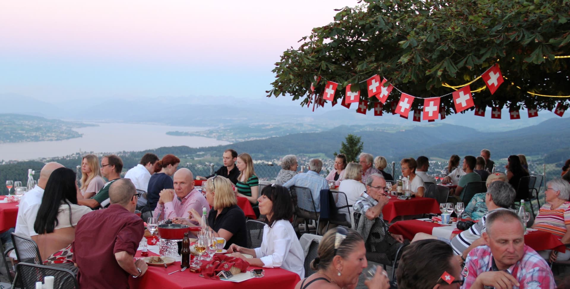 Zurich Sunset Tour and Dinner with Swiss Cheese Fondue - تصویر 7