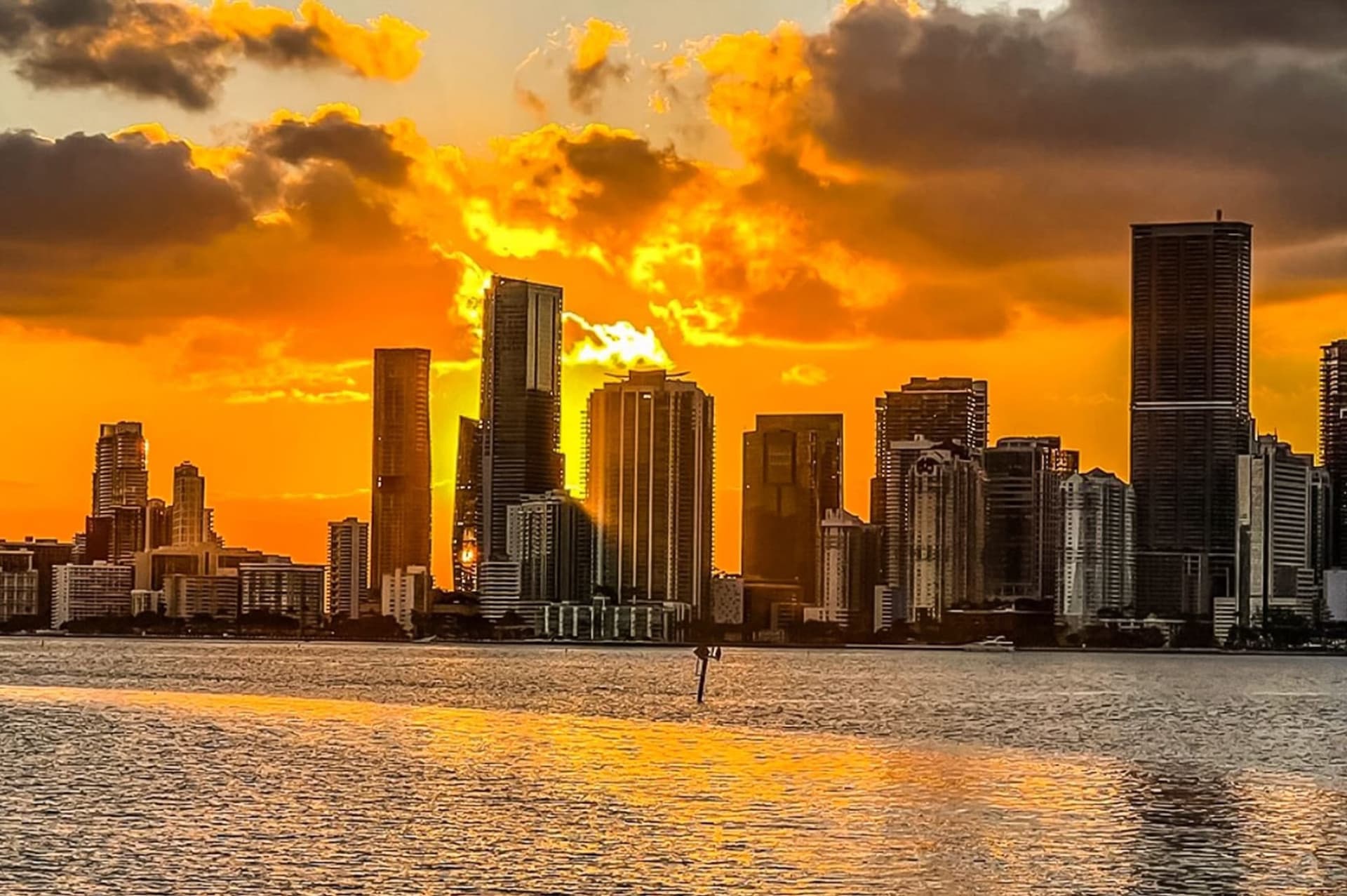 Miami Sunset Cruise of Biscayne Bay and Millionaires' Homes - تصویر اصلی