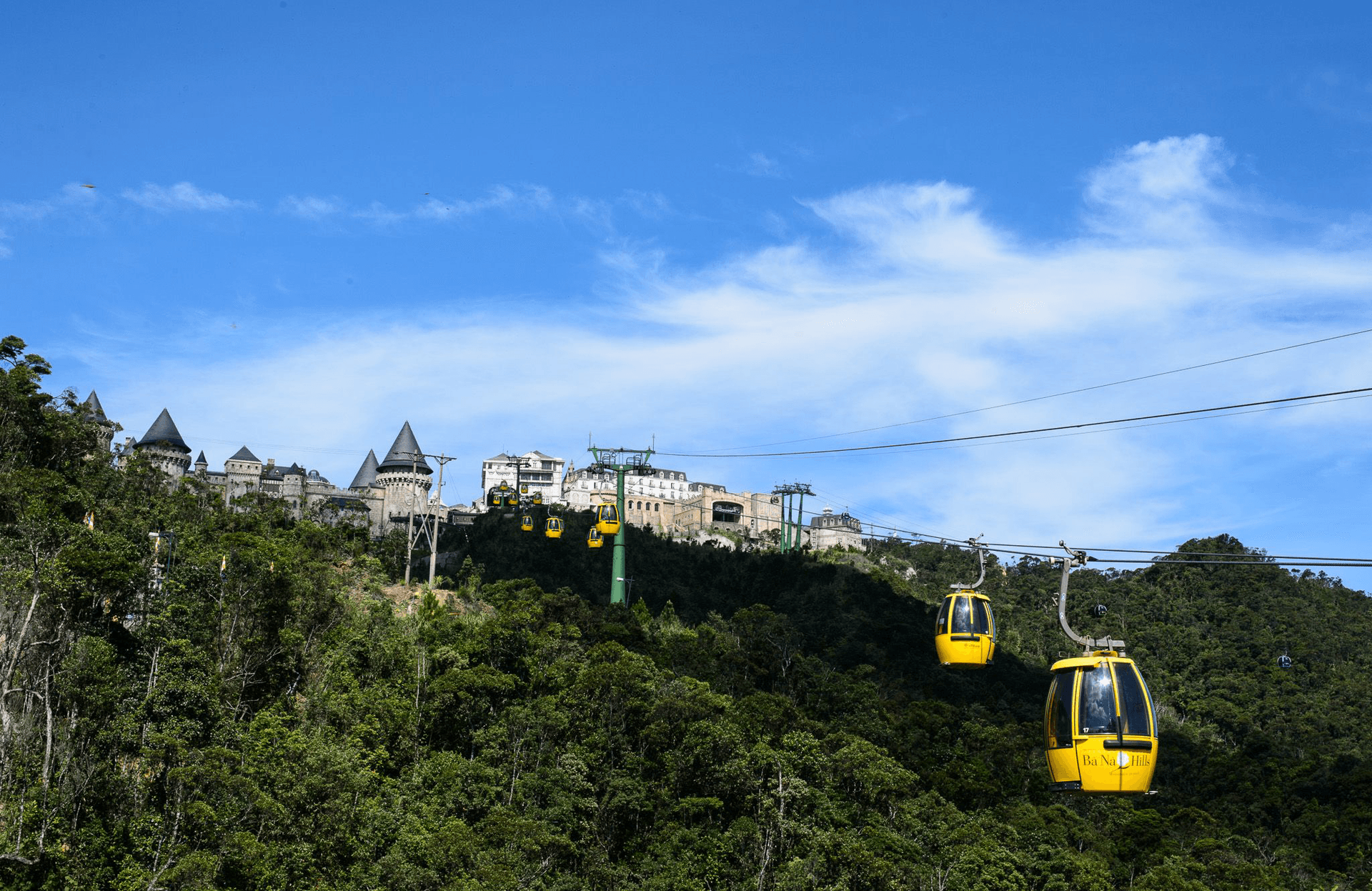 Ba Na Hills and Golden Bridge Full-Day Private Tour from Da Nang with Korean-speaking Guide - تصویر 5