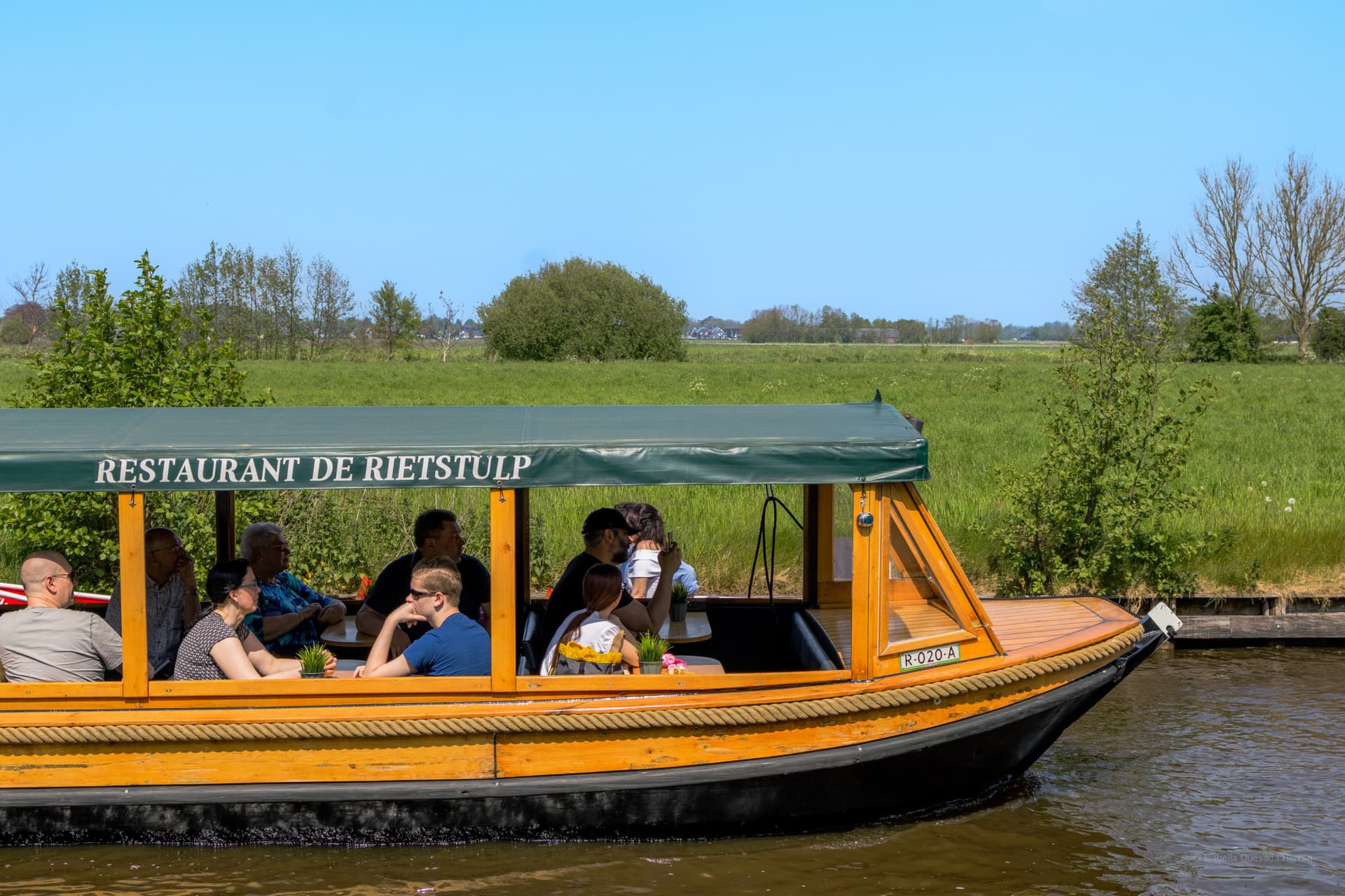Giethoorn Full-Day Tour from Amsterdam with Canal Cruise and Self-Guided Walking Tour - تصویر 7