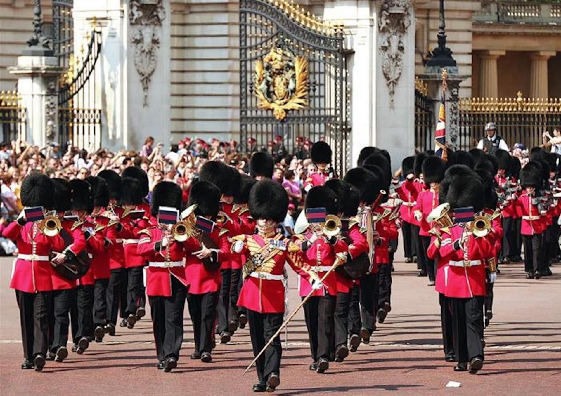 St. Paul's Cathedral, Changing of the Guard, and London Sightseeing Tour - تصویر 2