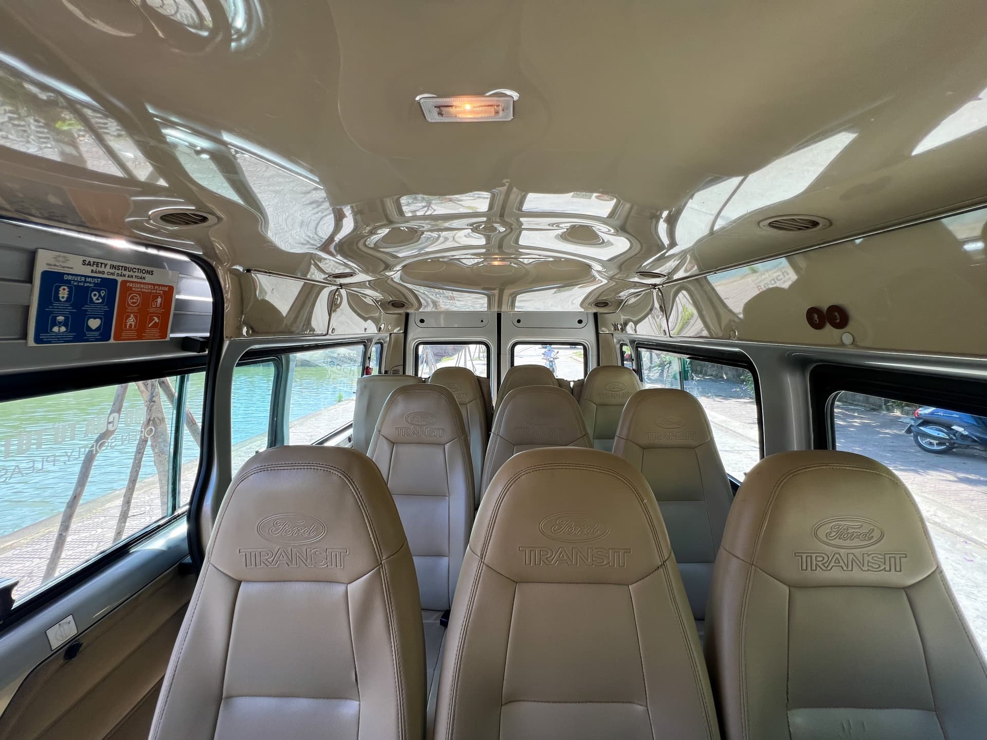 Shuttle Bus Transfers between Da Nang Airport and Hoi An City Centre - تصویر 2