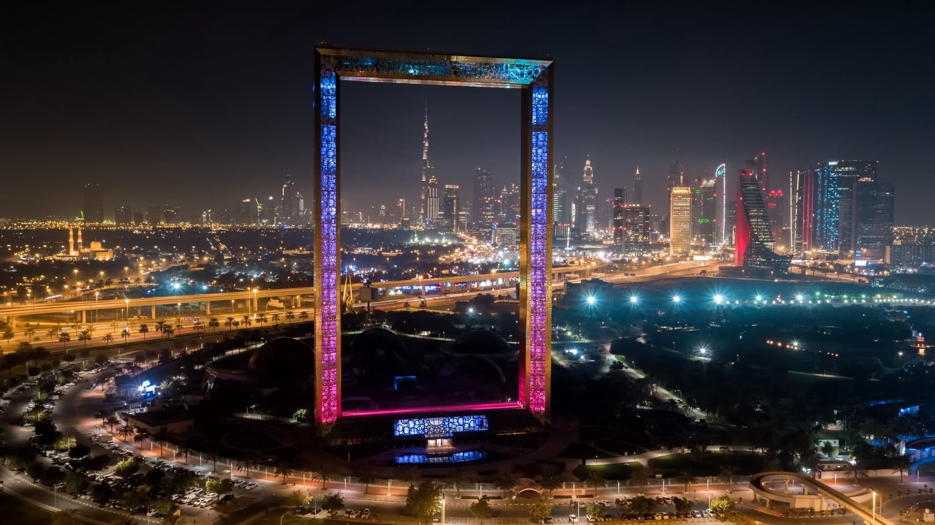 COMBO: Dubai Frame + Dubai Garden Glow: Dinosaur Park and Fantasy Park Tickets - تصویر اصلی