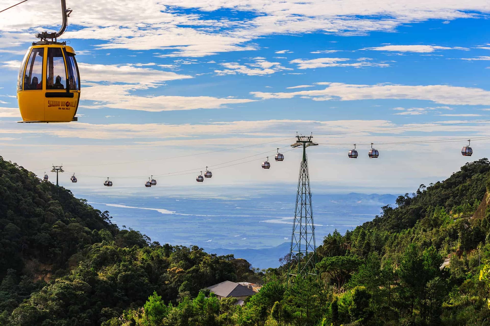 Ba Na Hills and Golden Bridge Full-Day Private Tour from Da Nang with Korean-speaking Guide - تصویر 2