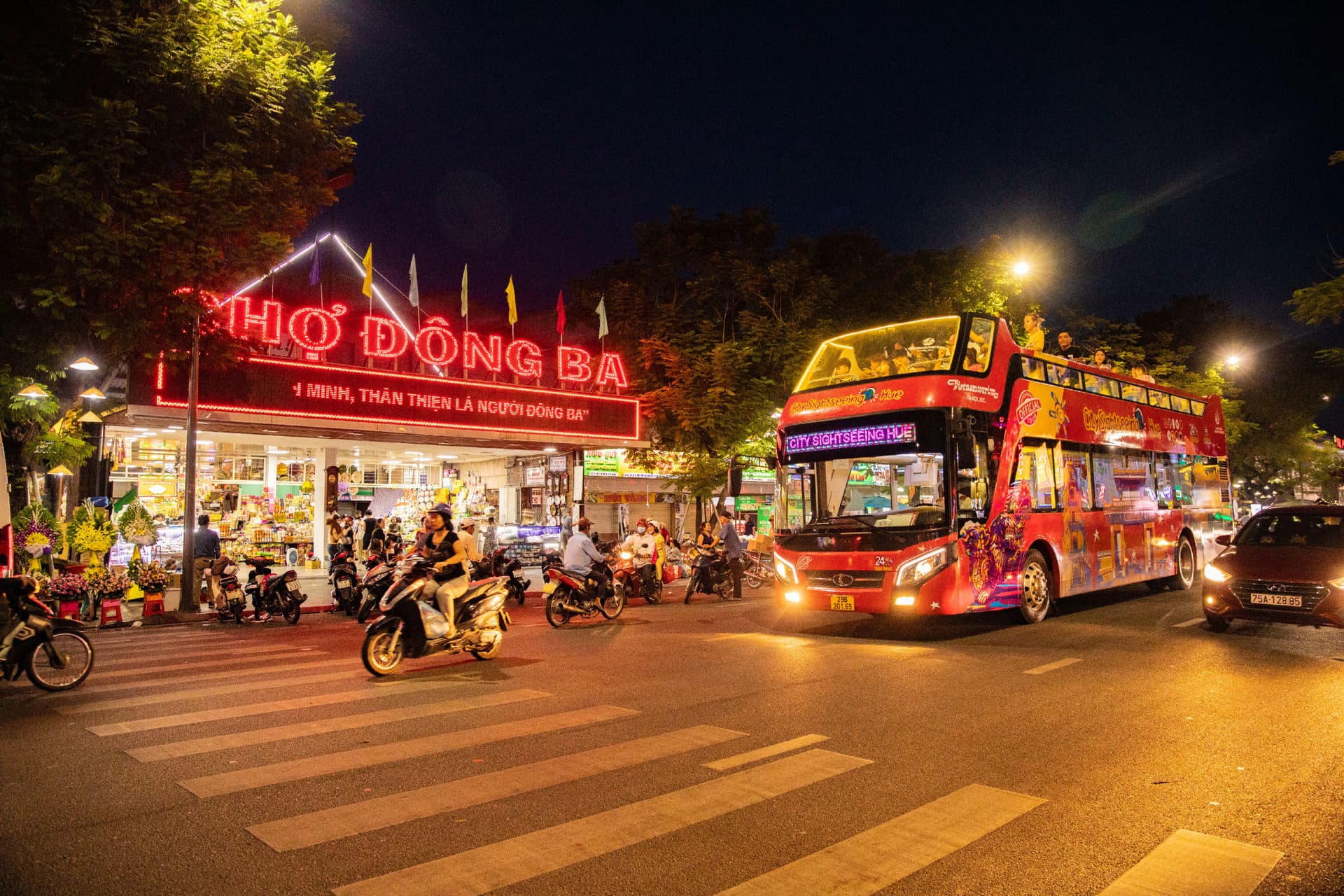 City Sightseeing Hue Hop-on Hop-off Bus Tour - تصویر 7