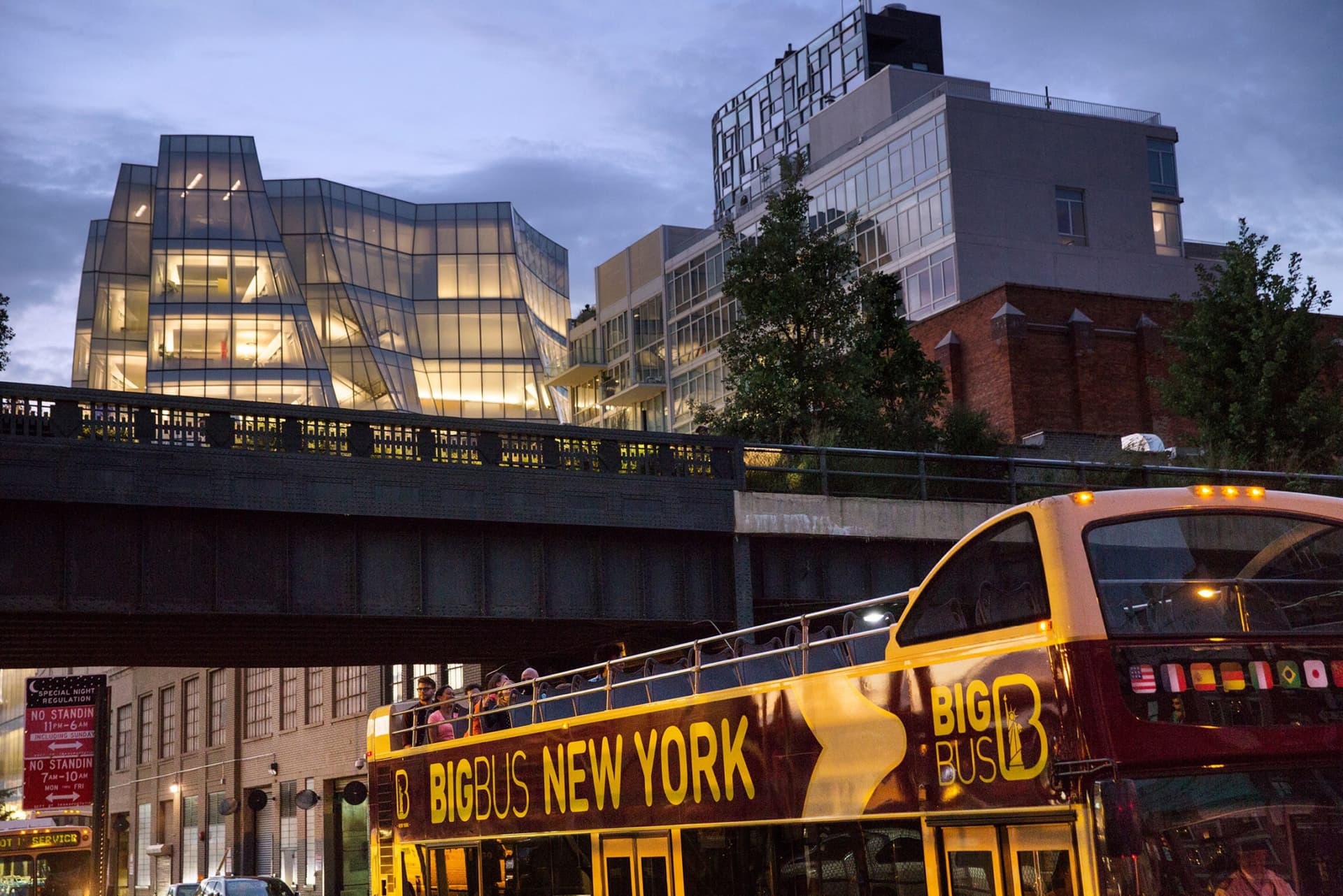 Big Bus New York Hop-on Hop-off Bus Tour - تصویر 4